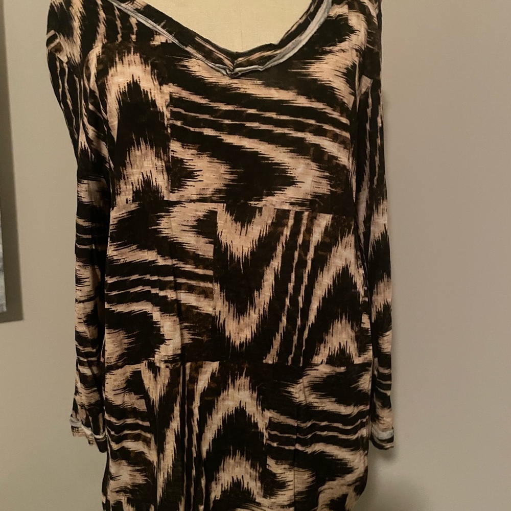 Chicos top size 3 brown